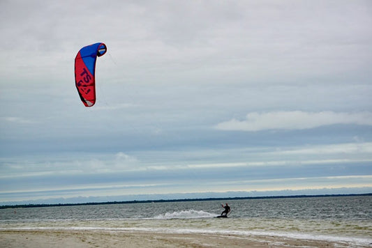 Ride the Waves with Top-Notch Kiteboarding and E-Foil Lessons in Tampa Bay