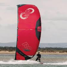 Discover the Ultimate Water Sports Experience in St. Petersburg: E-foil and Kiteboarding Lessons