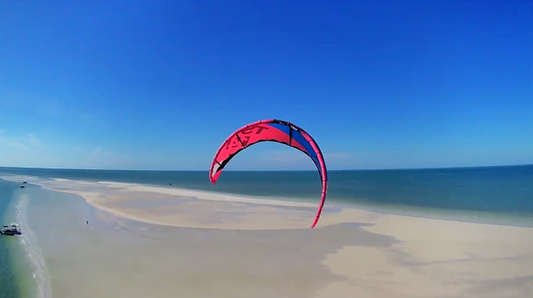 ST. PETERSBURG RESIDENTS – DISCOVER KITEBOARDING WITH US!
